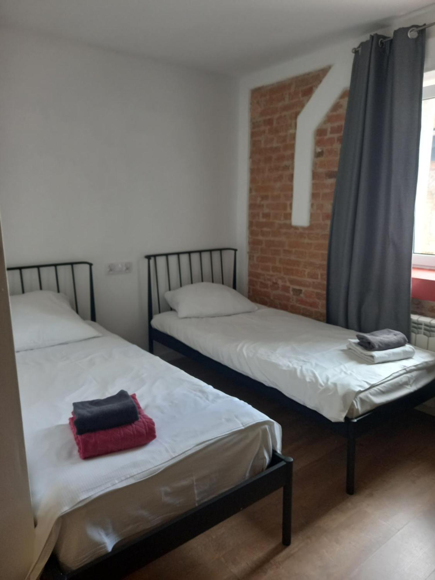 Leon'S Rooms Żary Exterior foto