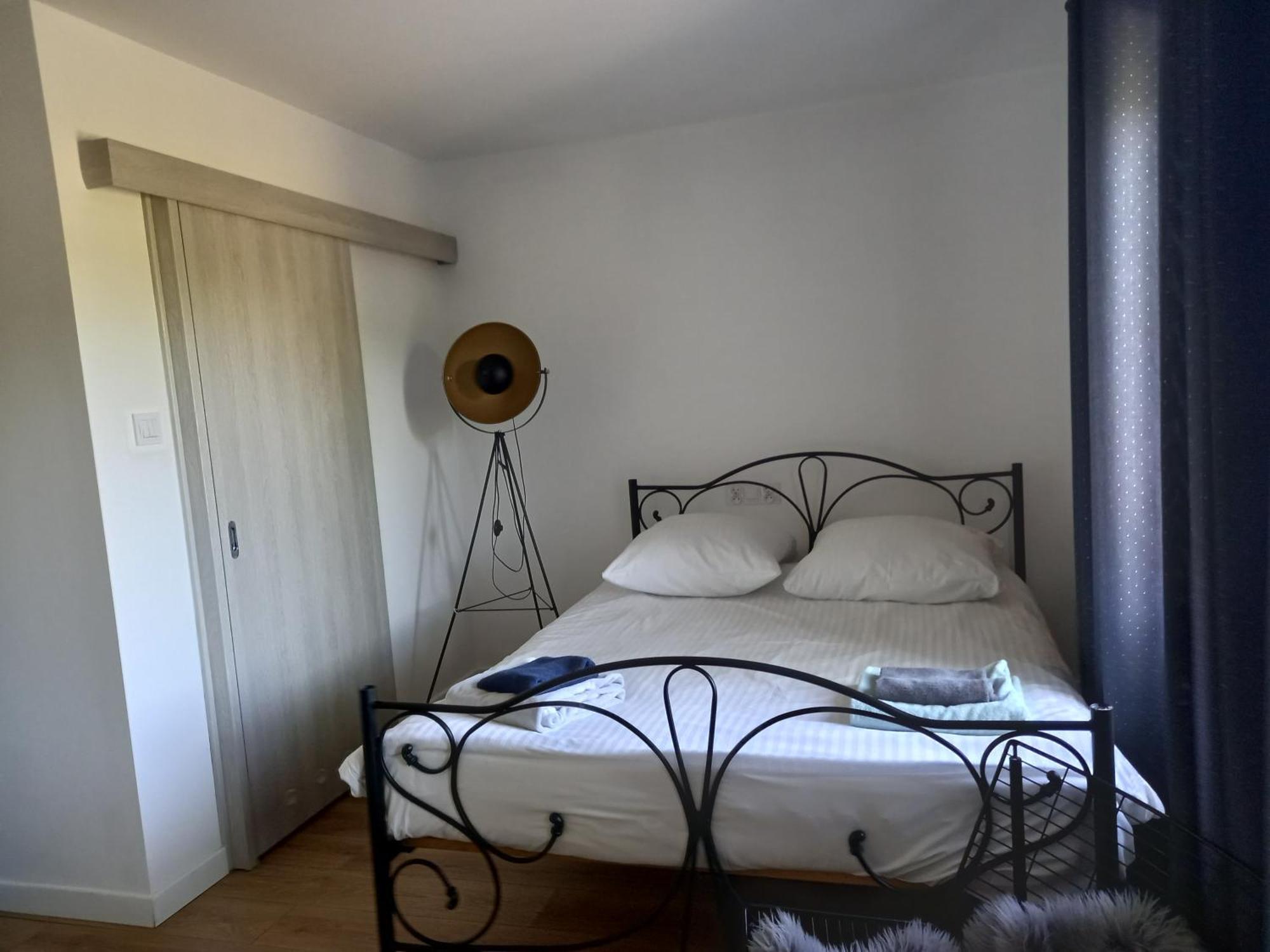 Leon'S Rooms Żary Exterior foto
