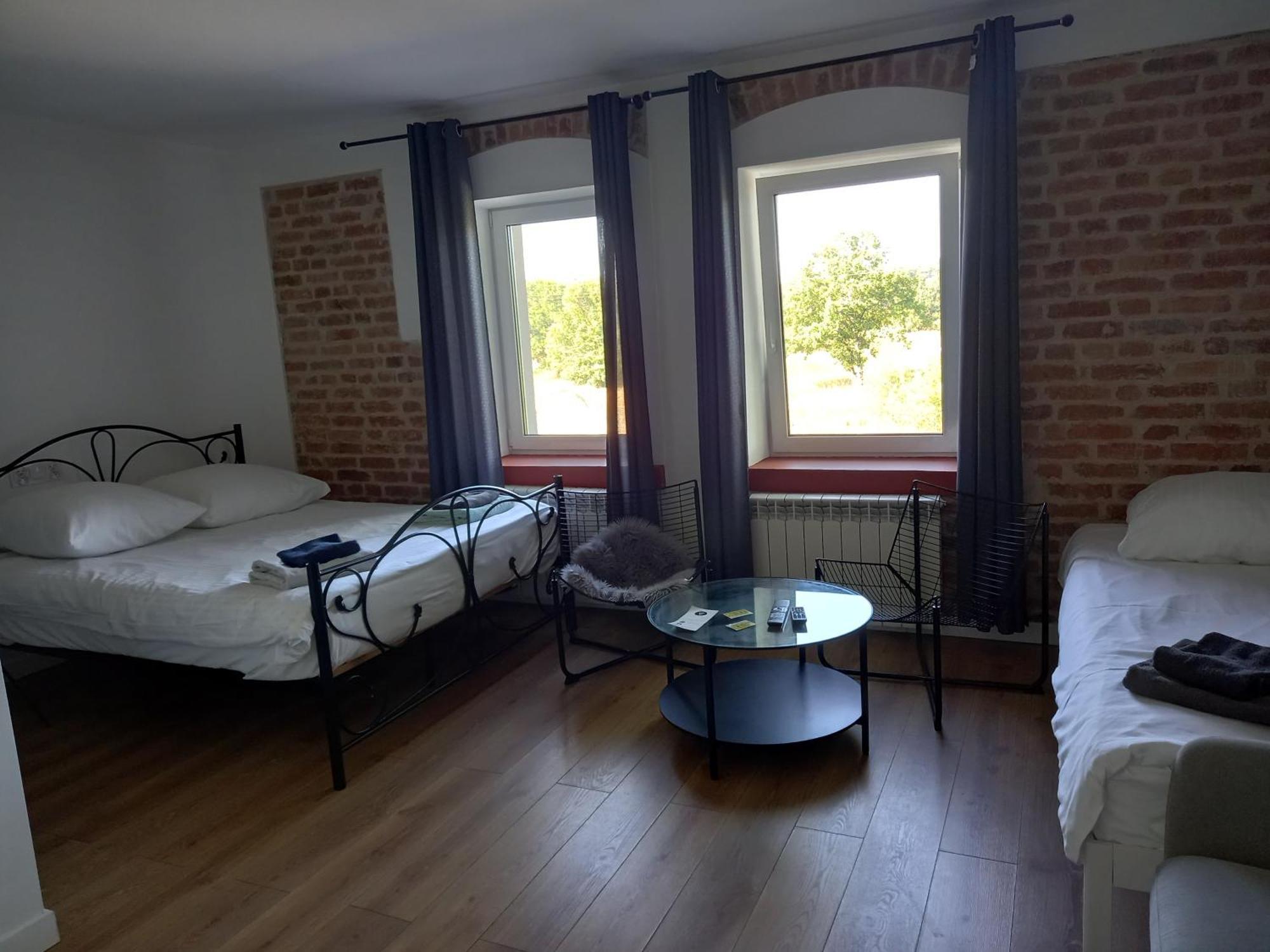 Leon'S Rooms Żary Exterior foto