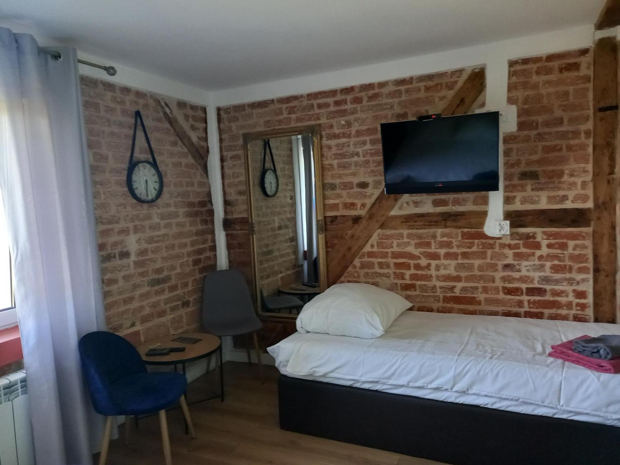 Leon'S Rooms Żary Exterior foto