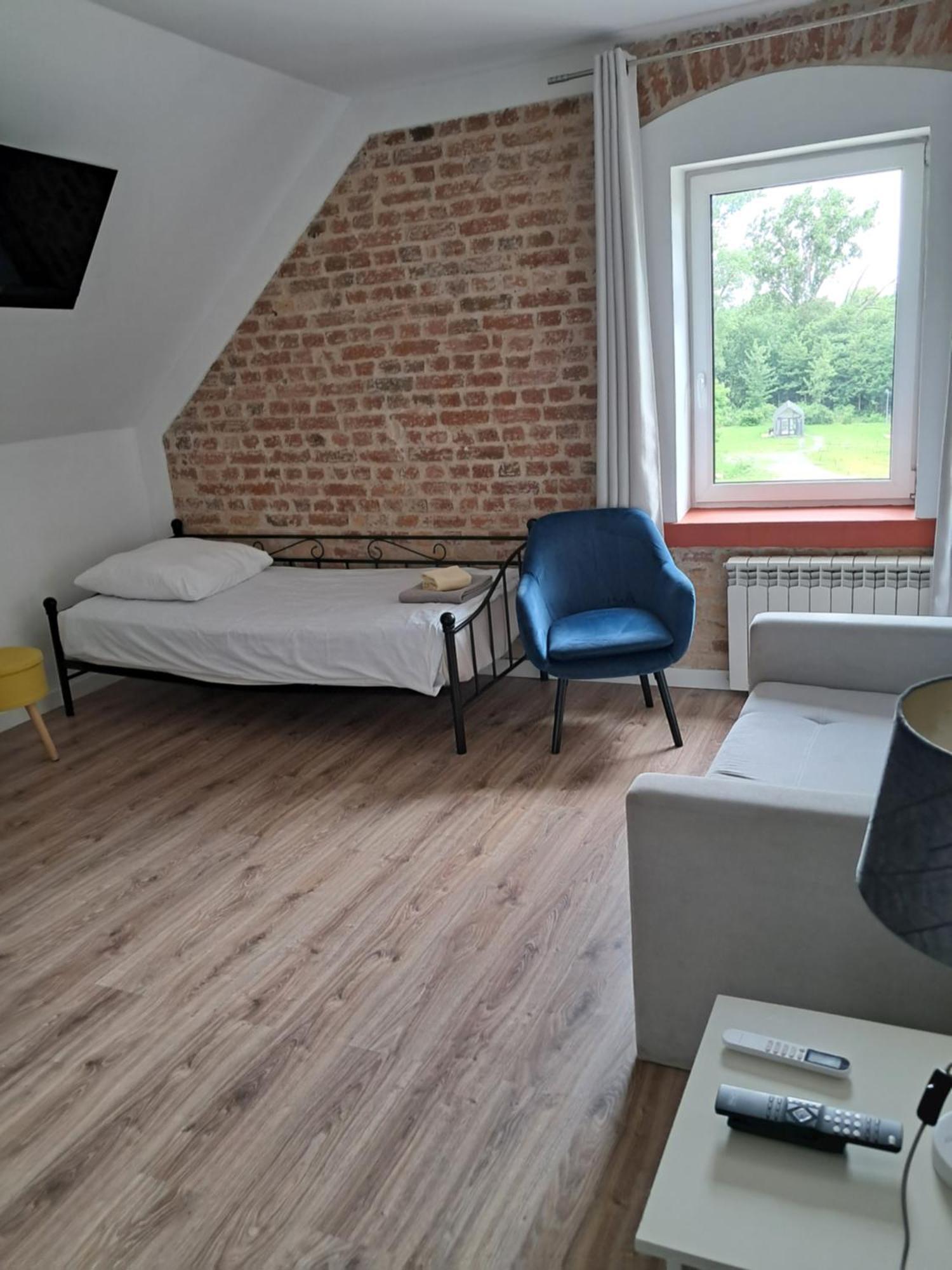 Leon'S Rooms Żary Exterior foto