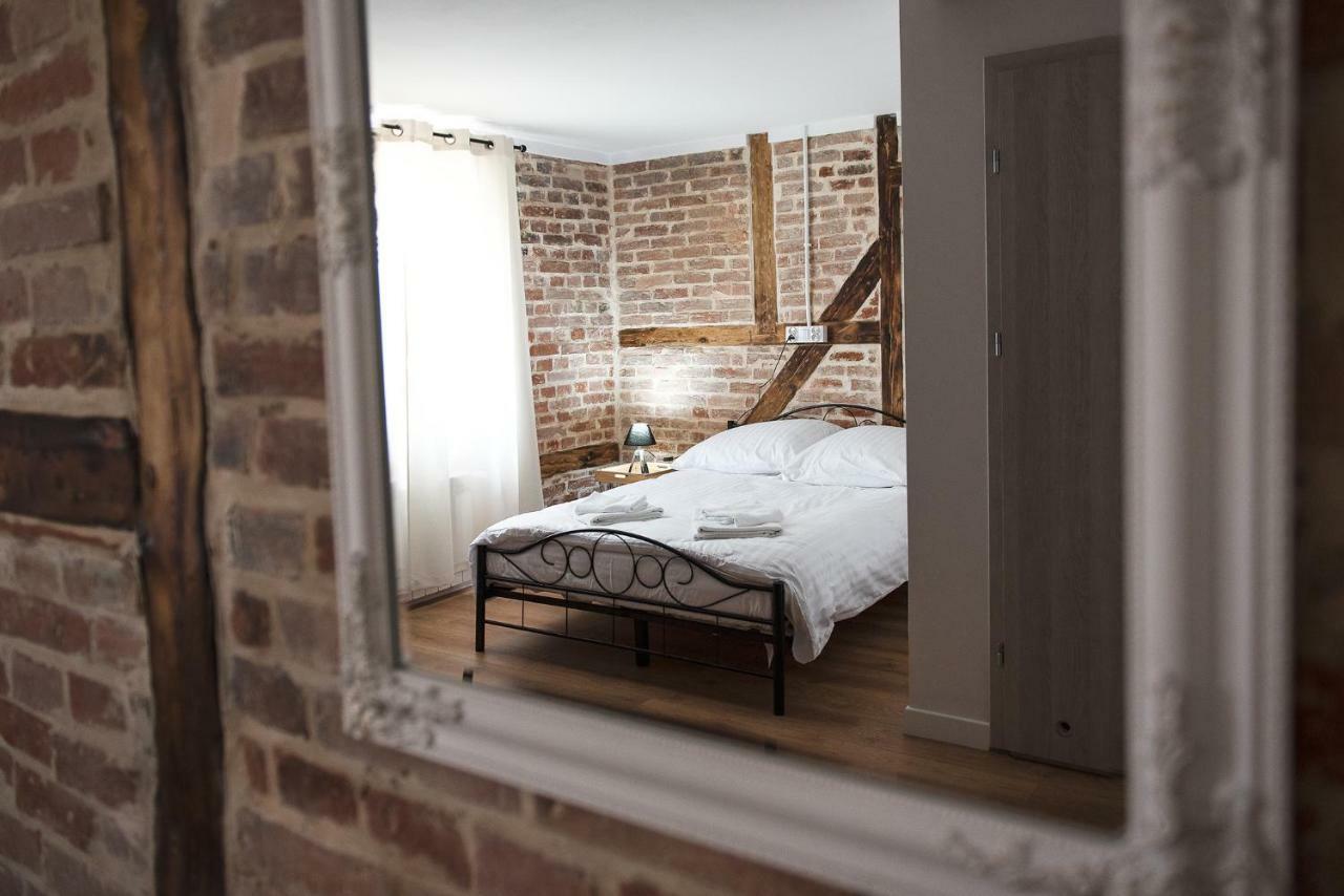 Leon'S Rooms Żary Exterior foto