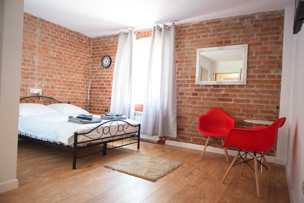 Leon'S Rooms Żary Exterior foto